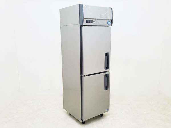 <em>買取金額</em><span>75,000円</span>パナソニック 業務用タテ型冷凍冷蔵庫/エコナビを出張買取りしました。