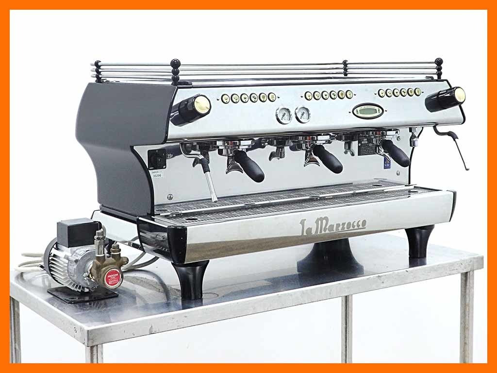 東京都世田谷区よりラ・マルゾッコ（LA MARZOCCO）3連式セミオートエスプレッソマシン FB-80-3 AVを高価買取しました！