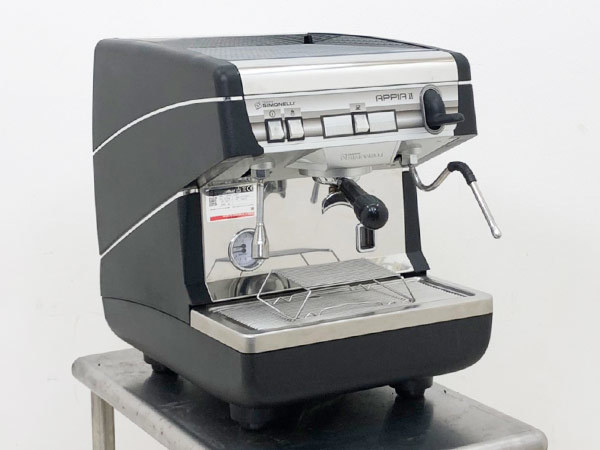 <em>買取金額</em><span>121,400円</span>SIMONELLI シモネリ業務用セミオートエスプレッソマシンを高価出張買取りしました。