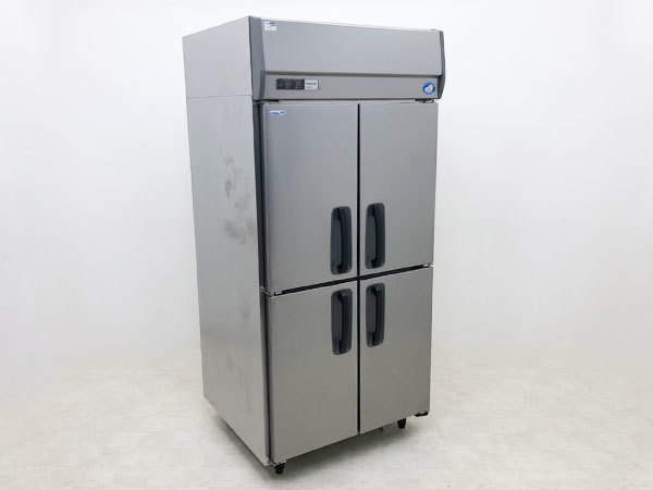 <em>買取金額</em><span>85,000円</span>パナソニック 業務用タテ型4面冷凍冷蔵庫を出張買取りしました。