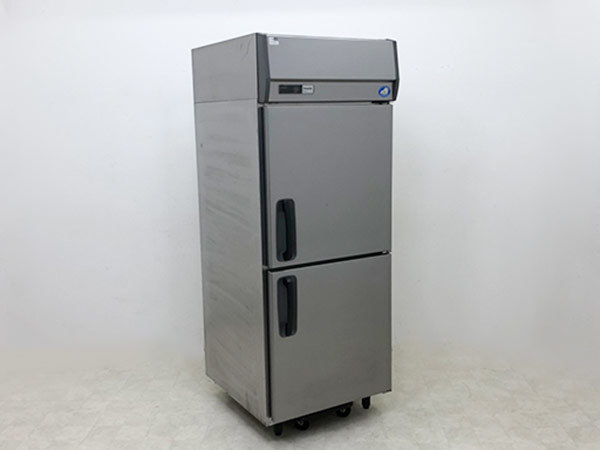 <em>買取金額</em><span>55,000円</span>2017年製パナソニック 縦型2面冷蔵庫を出張買取りしました。