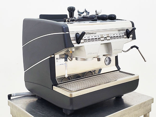 <em>買取金額</em><span>130,000円</span>SIMONELLI/シモネリ 業務用セミオートエスプレッソマシンを高価出張買取いたしました。